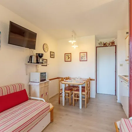Appartement 2 Pièces Rénové, Accès Skis Aux Pieds, Proche Commerces Et Remontées, Balcon Sud-ouest - Fr-1-353-23 *