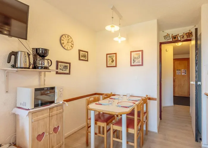 Apartment 2 Pieces Renove, Acces Skis Aux Pieds, Proche Commerces Et Remontees, Balcon Sud-ouest - Fr-1-353-23